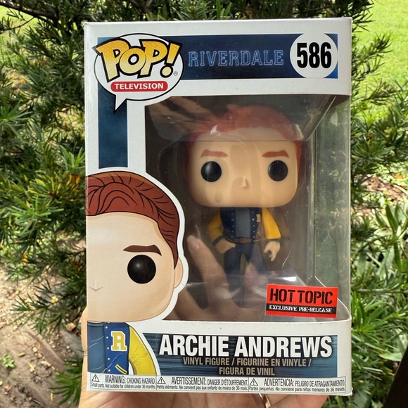 Funko Pop! Television: Hot Topic Exclusive Riverdale Pop! Archie Andrews #586 🆕 - Picture 3 of 7